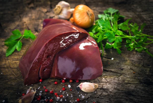 Fresh and raw liver — Stock Photo, Image