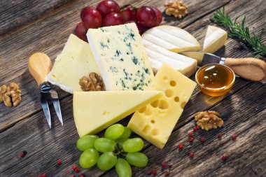 çeşitli peynir türleri