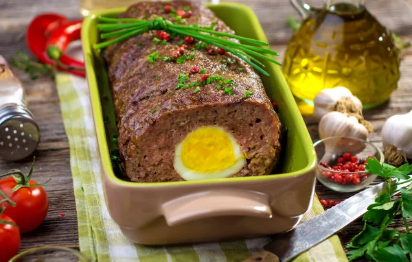 Pan de carne con huevo cocido —  Fotos de Stock