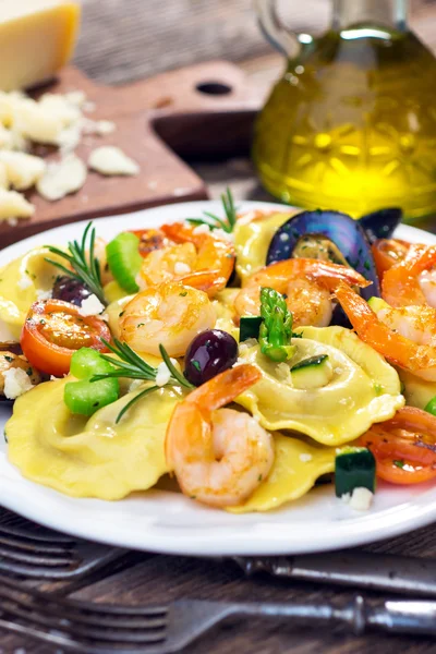 Ravioli com frutos do mar de perto — Fotografia de Stock