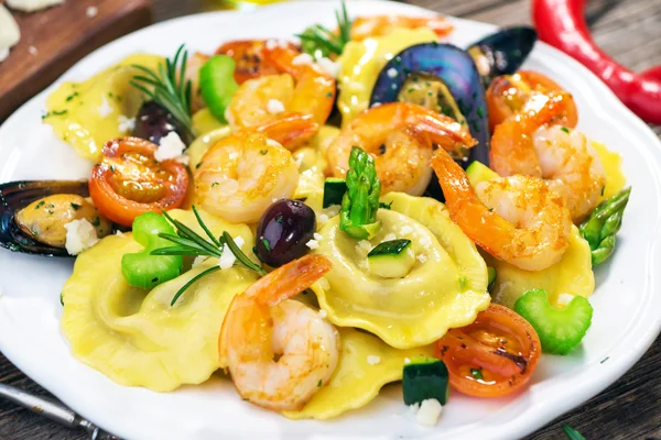 Ravioli with seafood close up — Stock Photo, Image