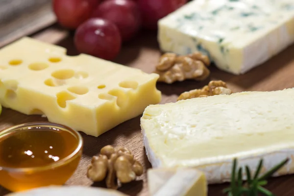 Various types of cheese — Stock Photo, Image