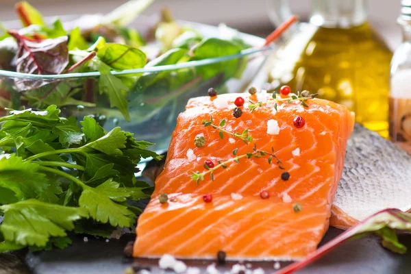 Fresh salmon fillet — Stock Photo, Image