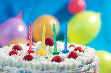 Mumlu doğum günü pastası