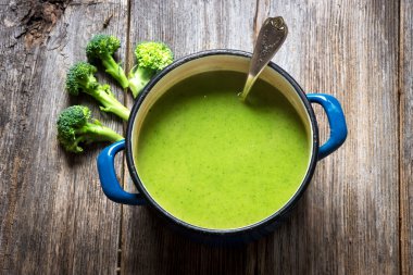 lezzetli brokoli çorbası