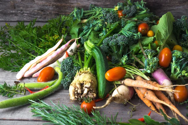 Mucchio di varietà verdure fresche — Foto Stock