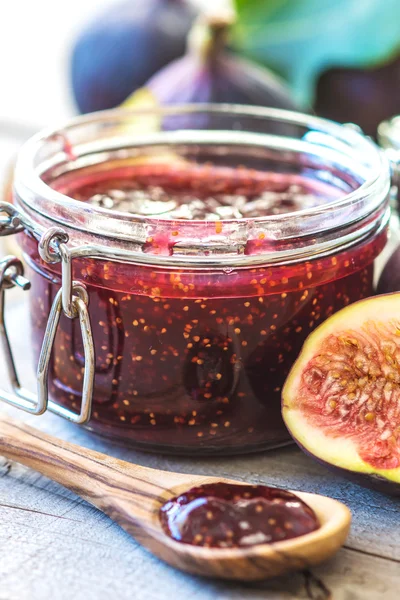 Marmellata di fichi in vaso di vetro — Foto Stock