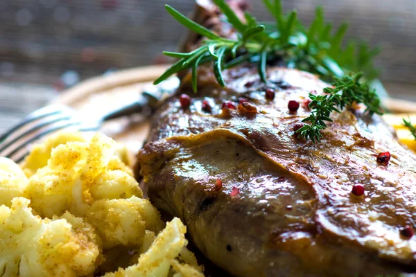 Roasted lamb leg — Stock Photo, Image