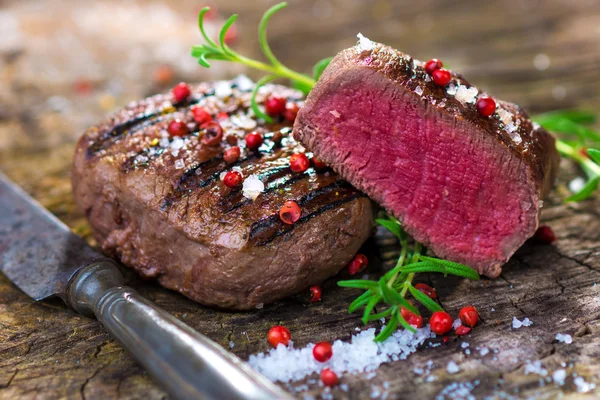 Grilled beef fillet steak — Stock Photo, Image