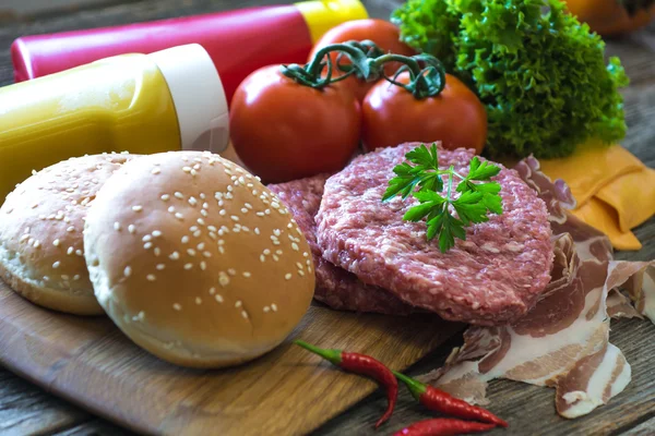 Ingredients for homemade burger — Stock Photo, Image