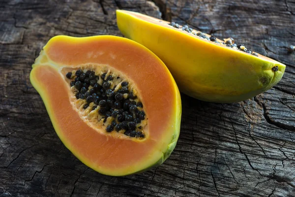 Skivad färsk papaya — Stockfoto