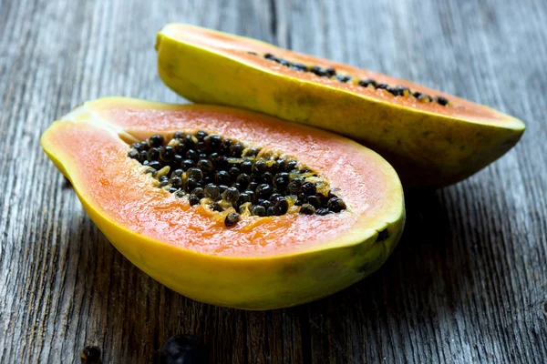 Skivad färsk papaya — Stockfoto