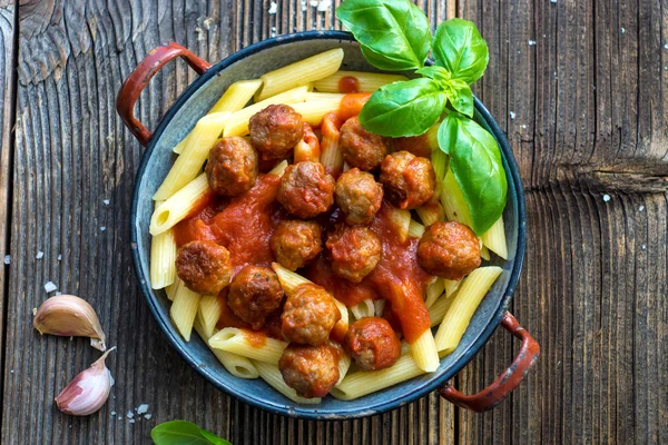 Pasta with meatballs and tomato sauce — Stock Photo, Image