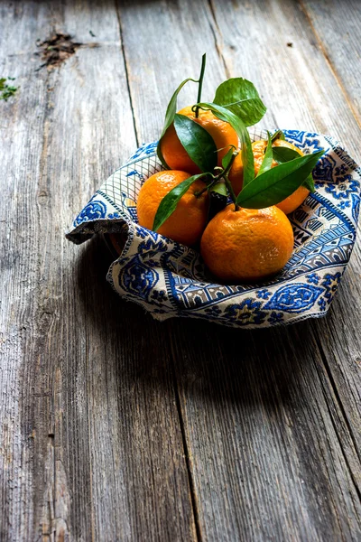 Fresh tangerines with green leaves — Stock Photo, Image