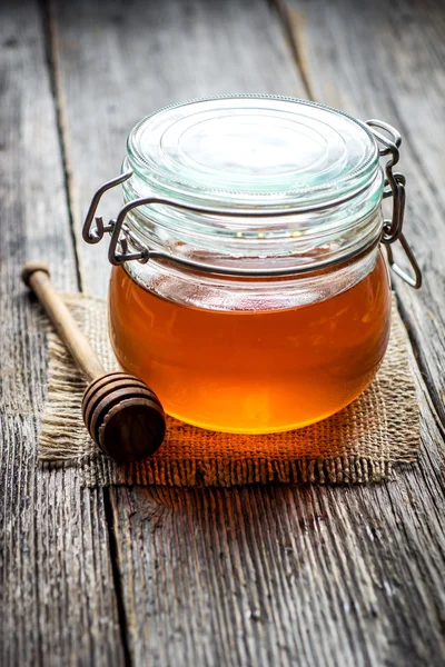 Méz üvegedényben — Stock Fotó
