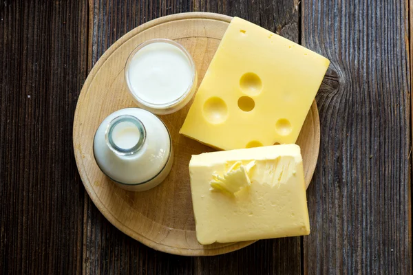 Färska hemgjorda mjölkprodukter — Stockfoto