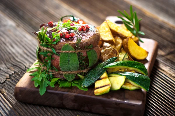 Carne de res a la parrilla — Foto de Stock