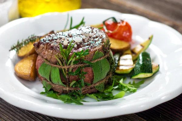 Grilovaný hovězí steak — Stock fotografie