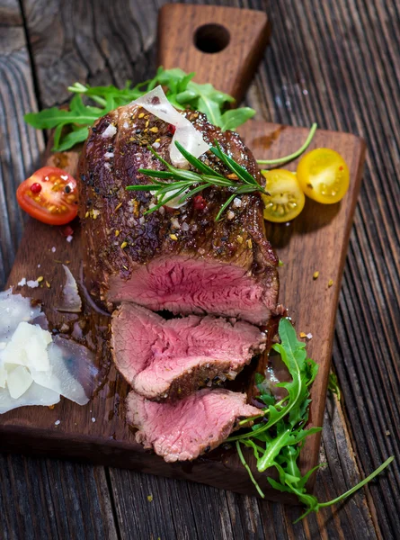 Medium rare grilled Beef steak — Stock Photo, Image