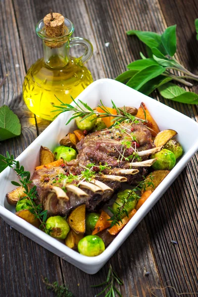 Costolette di agnello alla griglia — Foto Stock