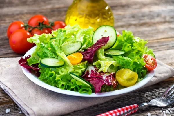 Salada de legumes frescos — Fotografia de Stock