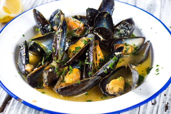 Moules rôties en coquilles — Photo