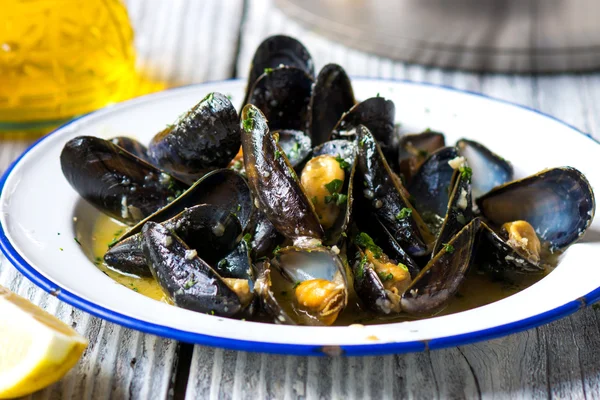 Moules rôties en coquilles — Photo