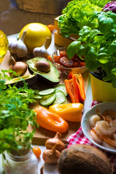 Vissa ingredienser för hälsosam lunch — Stockfoto