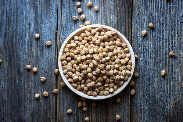 Grains of raw chickpeas — Stock Photo, Image