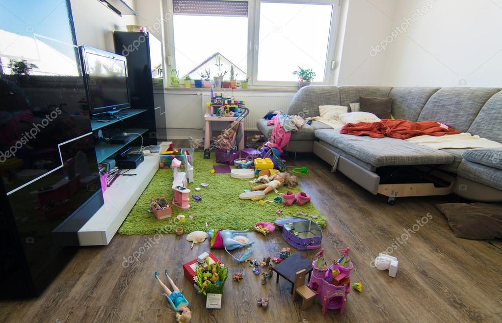 Rommelige woonkamer — Stockfoto © fotovincek #99679590 Rommelige woonkamer — Stockfoto © fotovincek #99679590