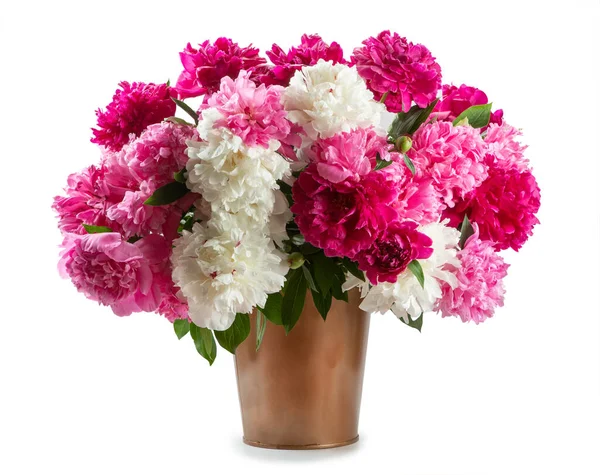 Bouquet Peonie Bianche Rosa Rosse Secchio Rame Isolato Sfondo Bianco — Foto Stock