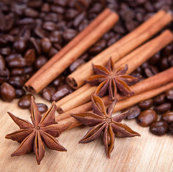 Anise, coffee and cinnamon — Stock Photo, Image