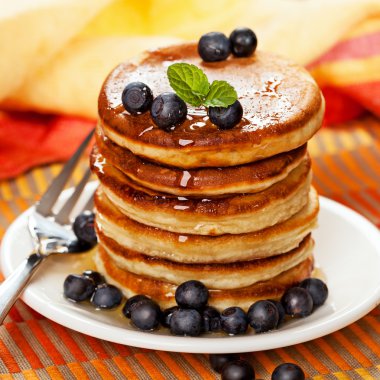 Yabanmersinli krep ve bal.