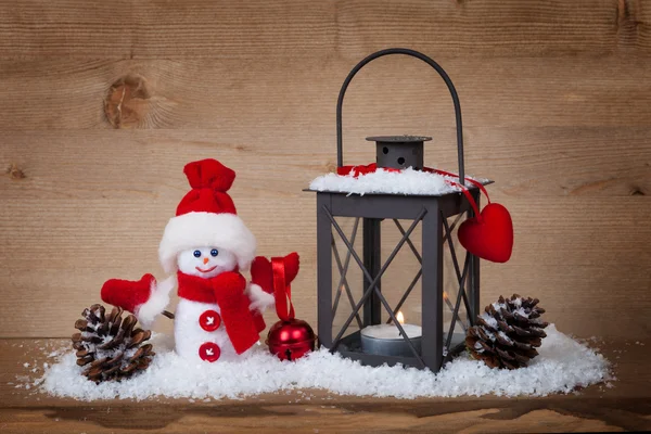 Linterna de Navidad y muñeco de nieve — Foto de Stock