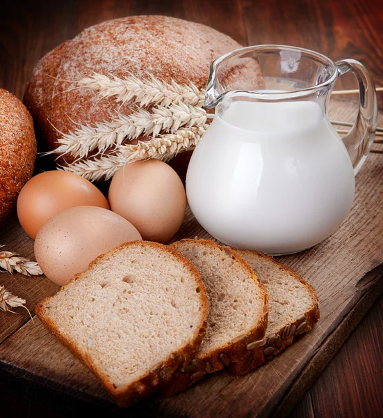 Country Still Life, milk and bread — Stock Photo, Image