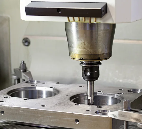 Tecnologia CNC. máquina de moagem de metal — Fotografia de Stock