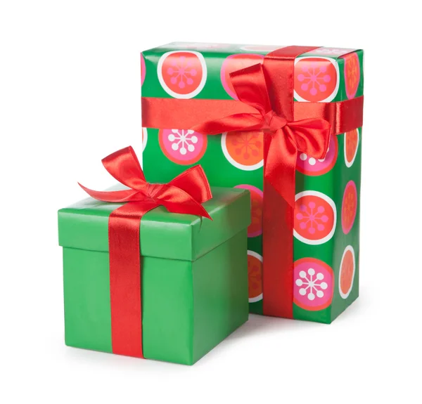 빨간 리본으로 묶어 선물와 흰색 절연 리본 상자 스톡 사진