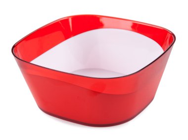 Beyaz arka plan üzerinde izole kırmızı pastic kase