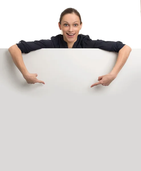 Mulher segurando cartão em branco . — Fotografia de Stock