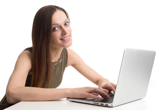 Frau mit Laptop — Stockfoto