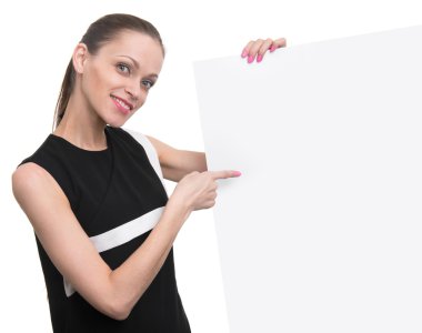 Gülümseyen kadın tutun boş kartvizit.