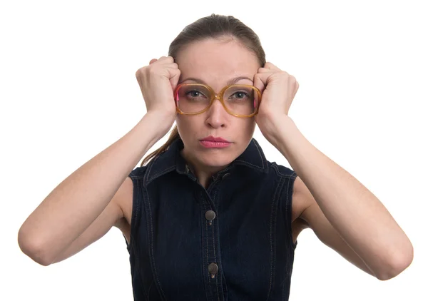 Mujer pensante con gafas nerd — Foto de Stock