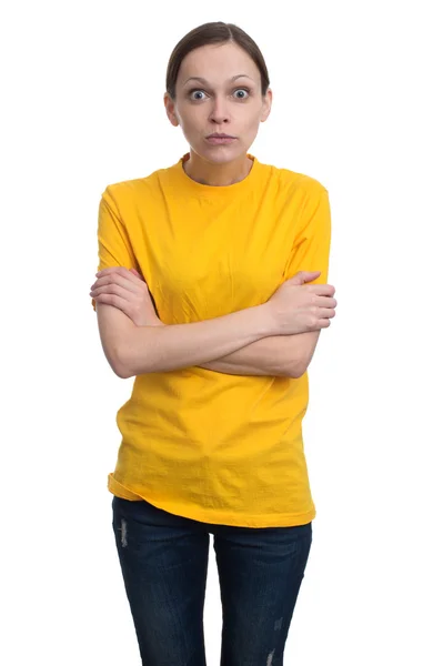 Mujer joven en blanco camiseta amarilla — Foto de Stock