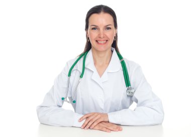 Masada oturan güzel gülümseyen kadın doktor. İzole