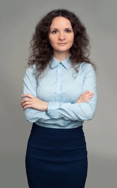 Sonriente mujer de negocios, aislada sobre fondo gris —  Fotos de Stock