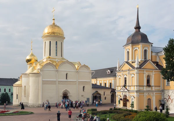 SERGIEV POSAD, RUSSIA - JULY, 28, 2016: Trinity Cathedral. — Stock Photo, Image