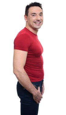 İzole genç atletik erkek gülümseyen