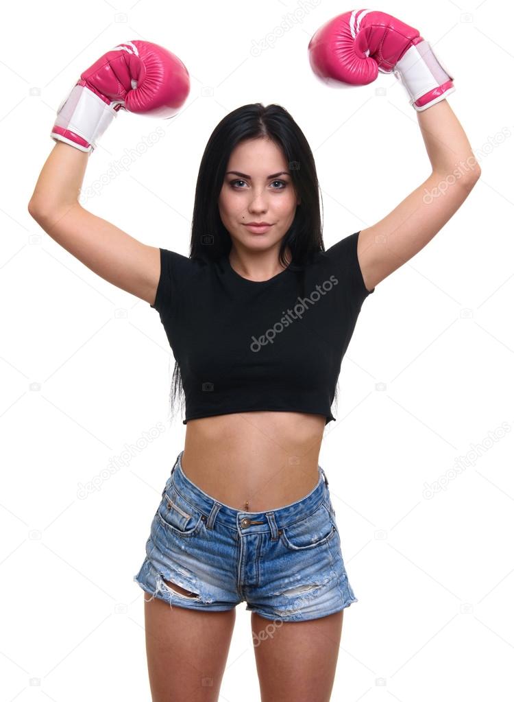 Сексуальная красотка в боксёрских перчатках