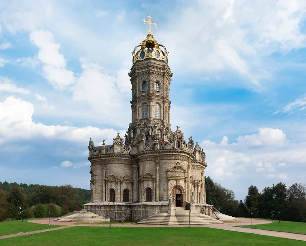 Iglesia Ortodoxa de la Santísima Virgen, Dubrovitsy, Rusia —  Fotos de Stock