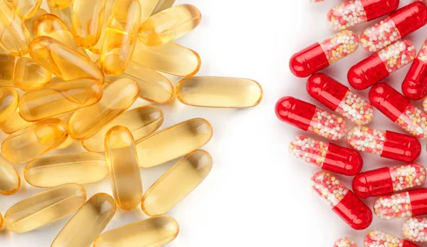 Omega Capsules Rode Pillen Witte Achtergrond — Stockfoto
